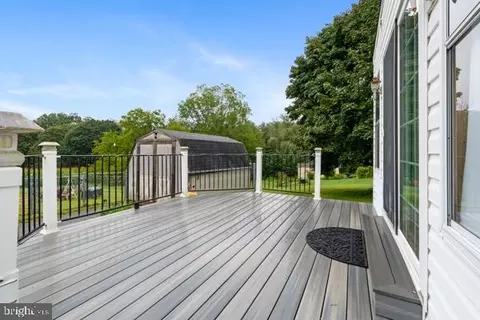 Exterior - 425 Hook Rd, Westminster, MD 21157 photo 5 of 8