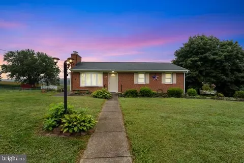 425 Hook Rd, Westminster, MD 21157