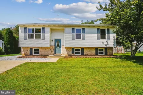 62 Fairground Ave, Taneytown, MD 21787