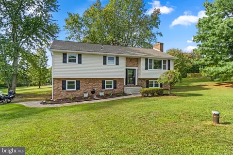 5135 Hoffmanville Rd, Manchester, MD 21102
