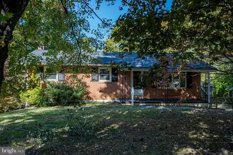 2042 Snydersburg Rd, Westminster, MD 21157