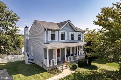 676 Windsor Dr, Westminster, MD 21158 photo 2