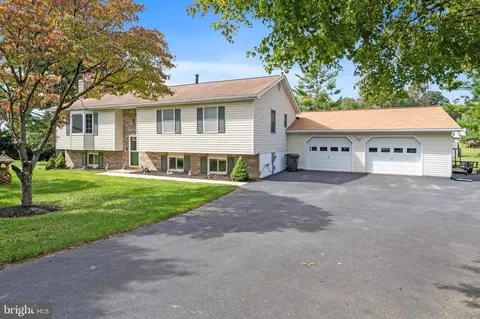 4200 Delight Ct, Hampstead, MD 21074