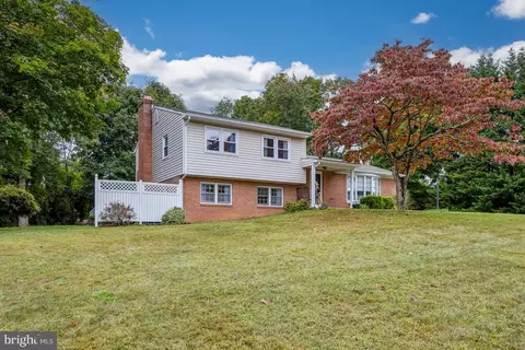 4207 Hillcrest Ave, Hampstead, MD 21074