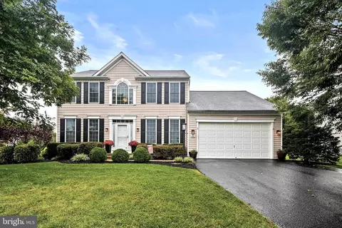 301 Longbow Rd, Mount Airy, MD 21771