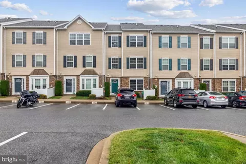 1821 Cassandra Dr #164, Eldersburg, MD 21784