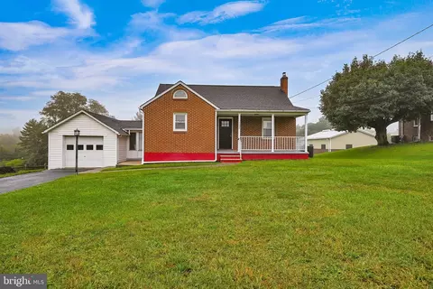 1435 Fairmount Rd, Hampstead, MD 21074