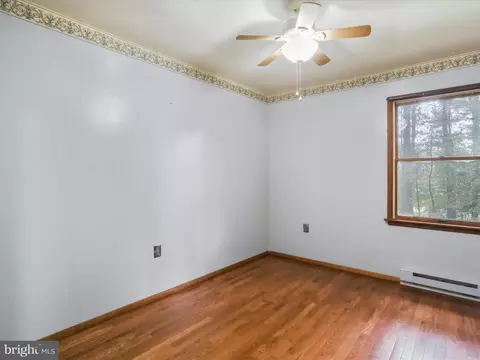 Bedroom - 441 Warfieldsburg Rd, Westminster, MD 21157 photo 5 of 6