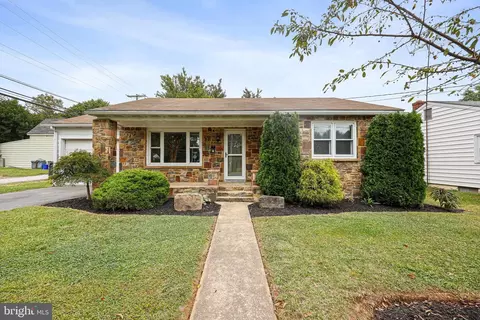 7 Monroe St, Westminster, MD 21157