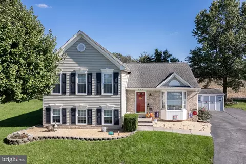 205 Huntinghorn Ct, Taneytown, MD 21787