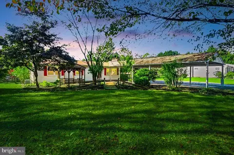 1739 Sams Creek Rd, Westminster, MD 21157