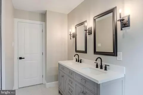 Bath - 507 Mark Dr, Westminster, MD 21157 photo 4 of 5