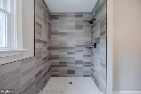 Bath - 507 Mark Dr, Westminster, MD 21157 photo 3 of 5