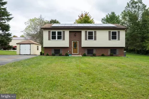 Exterior - 507 Mark Dr, Westminster, MD 21157 photo 2 of 8