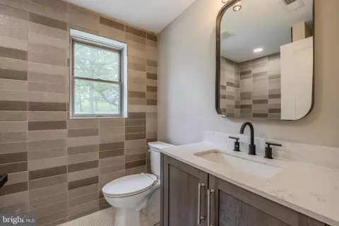 Bath - 507 Mark Dr, Westminster, MD 21157 photo 5 of 5
