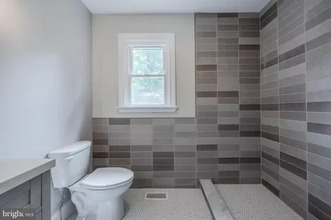 Bath - 507 Mark Dr, Westminster, MD 21157 photo 2 of 5