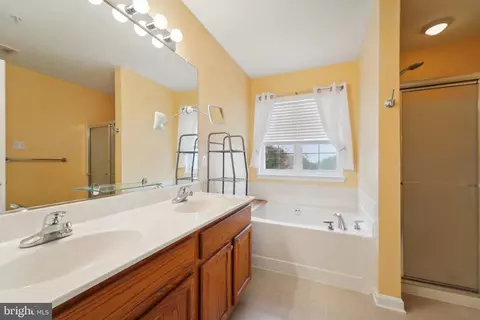 Bath - 1798 Upper Forde Ln, Hampstead, MD 21074 photo 2 of 2