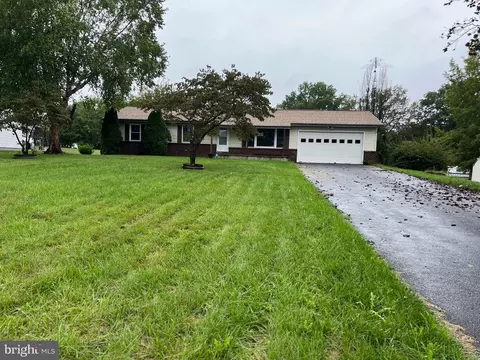 104 Courier Ct, Taneytown, MD 21787