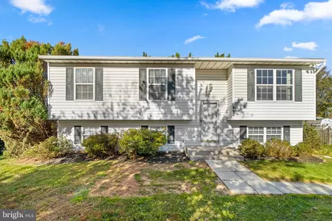 452 Baronets Ct, Westminster, MD 21157 photo 3