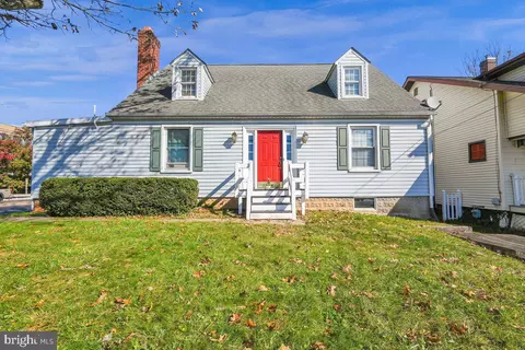 421 Malcolm Dr, Westminster, MD 21157 photo 3