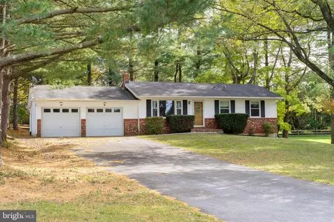 7021 Carmae Rd, Sykesville, MD 21784