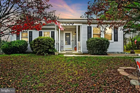 4333 Sycamore Dr, Hampstead, MD 21074