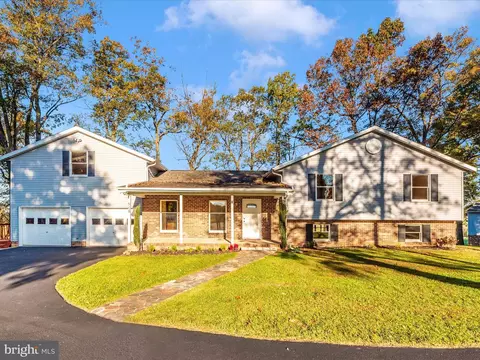 565 Plankwood Dr, Westminster, MD 21158