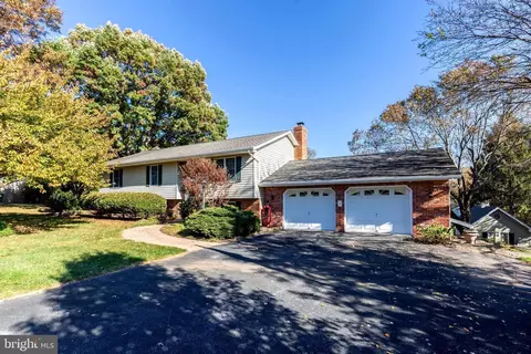 1507 Marie Dr, Finksburg, MD 21048