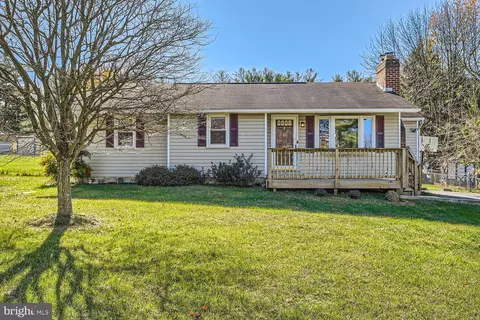 4003 Doefield Dr, Manchester, MD 21102