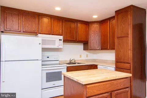 913 Clearview Ave, Hampstead, MD 21074 photo 6