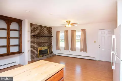 913 Clearview Ave, Hampstead, MD 21074 photo 4
