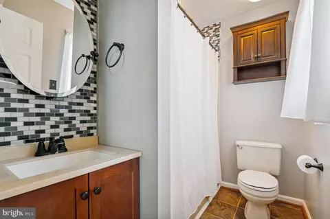 Bath - 1427 Fairmount Rd, Hampstead, MD 21074 photo 1 of 1