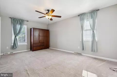 Entry Way - 1427 Fairmount Rd, Hampstead, MD 21074 photo 6 of 7