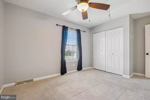Bedroom - 1427 Fairmount Rd, Hampstead, MD 21074 photo 2 of 4