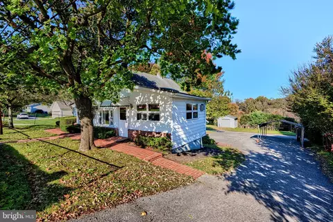 4526 Louisville Rd, Finksburg, MD 21048