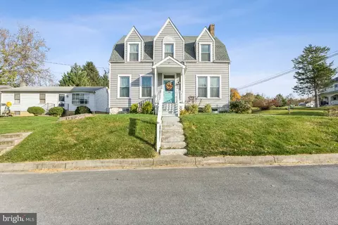 27 S Farquhar St, Union Bridge, MD 21791