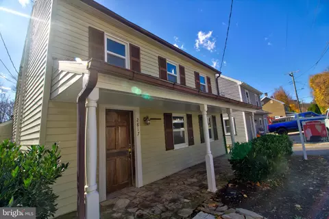 2817 Snydersburg Rd, Hampstead, MD 21074
