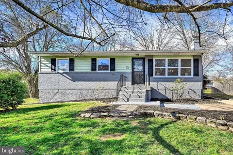5916 Hanna Rd, Sykesville, MD 21784