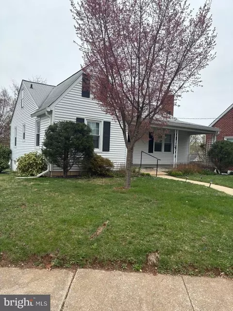 16 Kemper Ave, Westminster, MD 21157