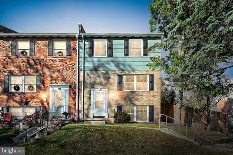 10 Middle Grove Ct E, Westminster, MD 21157