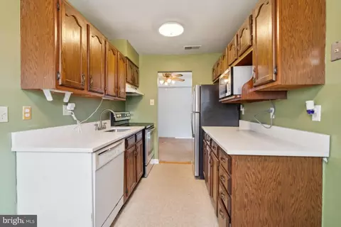 1004 Scarlet Oak Ct #1C, Hampstead, MD 21074 photo 6