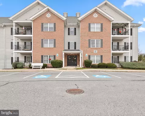 6518 Ridenour Way E #3B, Sykesville, MD 21784
