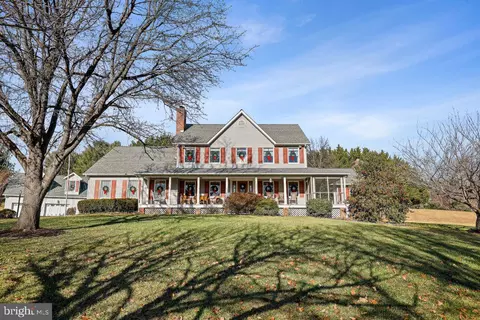 6180 Patrick Dr, Sykesville, MD 21784