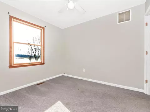 Bedroom - 4040 Carrollton Rd, Upperco, MD 21155 photo 6 of 8