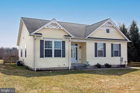 201 Maple Ave, New Windsor, MD 21776