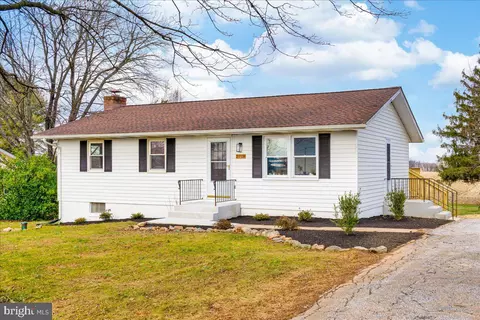 2718 Rowe Rd, New Windsor, MD 21776