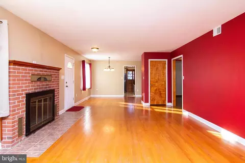 Living - 704 Stone Rd, Westminster, MD 21158 photo 2 of 7