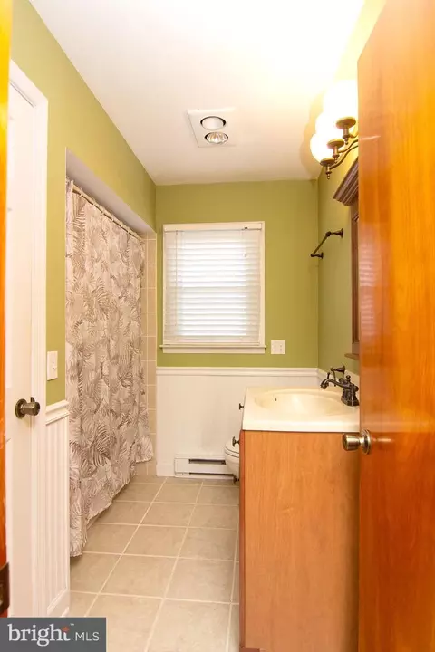 Bath - 704 Stone Rd, Westminster, MD 21158 photo 1 of 2