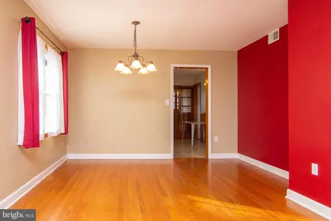 Living - 704 Stone Rd, Westminster, MD 21158 photo 3 of 7