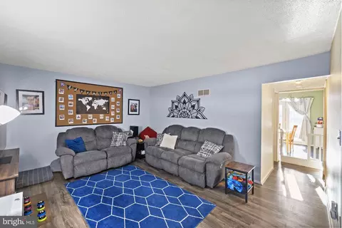 795 Windsor Ct, Westminster, MD 21158 photo 8